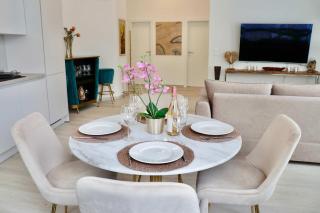 UNO Brand New AC Apartment in City Center - 1