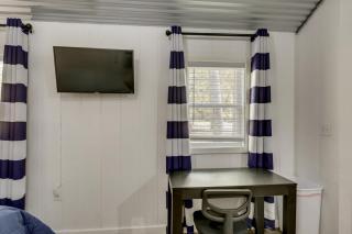 Boutique Retreat Minutes From Round Top! - 3