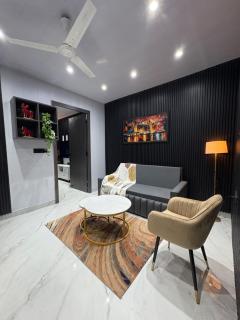 Entirely yours, 1BHK luxury apartment near Medanta Hospital - 3