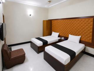 BNB Rose Lodge Family Guest House - 8