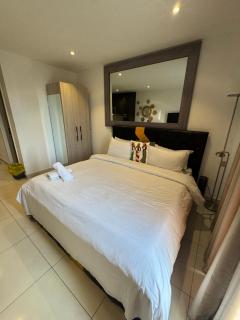Ivory Suites at The Lennox - 4