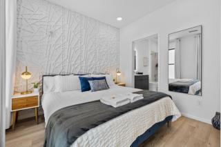 River View 2-Bedroom Apartment with Free Garage Parking - 4
