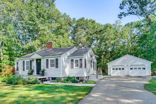 Near Beach: Coastal Maine Getaway w/ Yard - 8