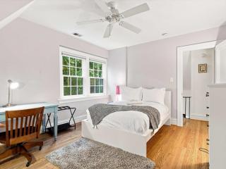 Spacious 4-BR Near Rock Creek Park - Sleeps 8 - 3