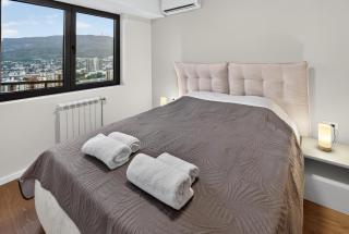 Grand River Lux Apartment - 9