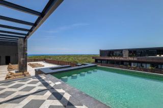 Luxury Suite Steps from the Sea - 7