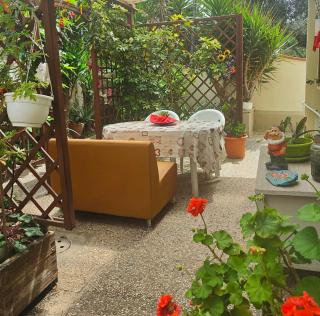 50m dal mare, con giardino e posto auto privati - 3