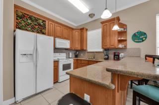 Isla Bella - 2BR Steps from the Beach with Pool - 8