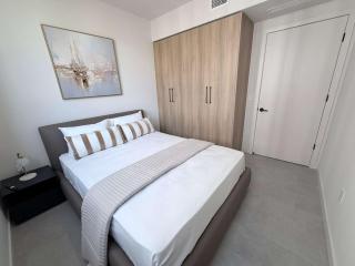 Luxury High Floor and Balcony 2205 Near Metro - 6