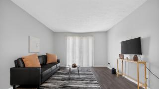 Charming Home with Modern Features - 9