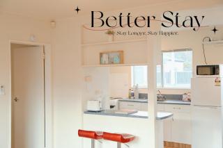 Refreshed Retro 1 Bedroom Home Sleeps 4 - 9