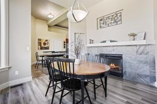 Large Group Home in Meridian Theater Room Patio - 2