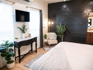 Downtown Boise Sunset Ave Romantic Private Suite - 6