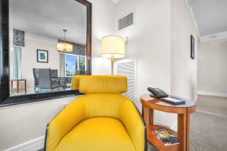 Four Seasons Hotel Miami Luxury Two Bedroom City View Suite- Free Parking - 1