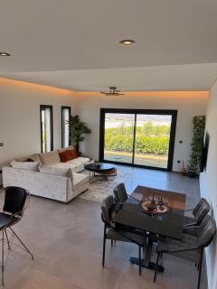 Exclusive Luxury Villa with Private Pool & Sea View - 2