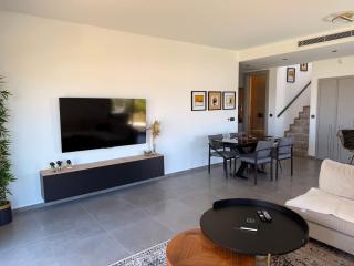 Exclusive Luxury Villa with Private Pool & Sea View - 1