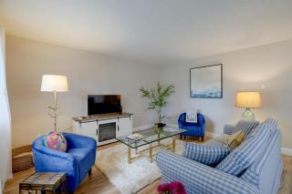 Cozy Condo 6 Mi to Downtown Reno! - 0