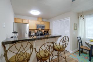 Cozy Condo 6 Mi to Downtown Reno! - 2