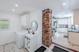 Modernized Historic Mountain Getaway - 5