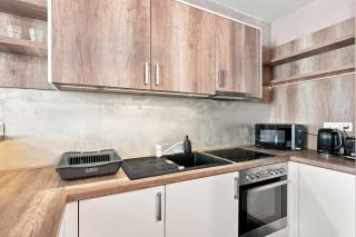 Kopisto Riverside Chic Apartment by BookibgHost - 3