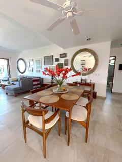 Villa Violeta | Ocean Views Above Playa La Ropa - 7