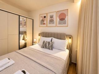 Sea & Sun Luxury Apartment - 6