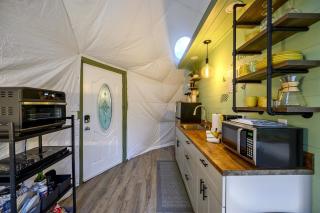 Romantic Honeymoon Dome in Hochatown HoneyDome - 1