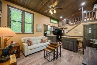 Cozy Tinyhouse w Hot Tub Hochatown Little Bear - 9