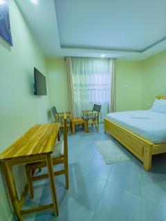 The Hide Away Resort & Apartment - 2