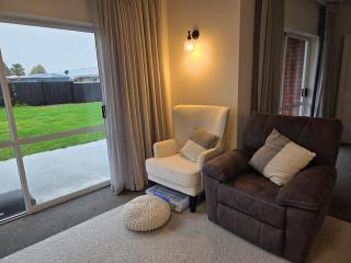 Family home with Spa, sandpit, and BBQ area - 2