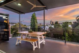 Sunsets & City Skyline Views with Pool - 3