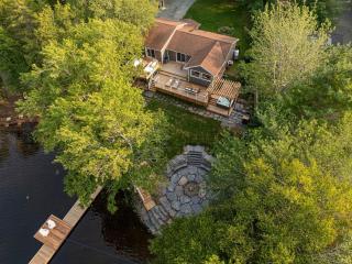 Lakeside Resort Home 30 Minutes from HRM - 0