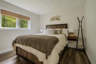 Lakeside Resort Home 30 Minutes from HRM - 8