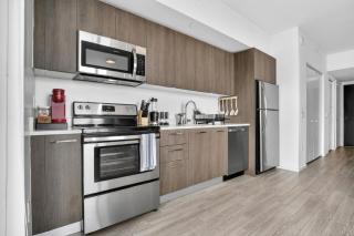 Stylish Downtown Apartment with Stunning Views and Pool - 5
