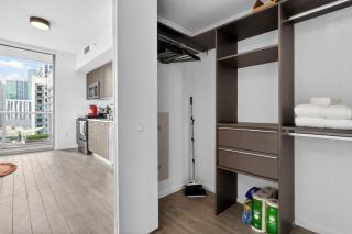 Stylish Downtown Apartment with Stunning Views and Pool - 3