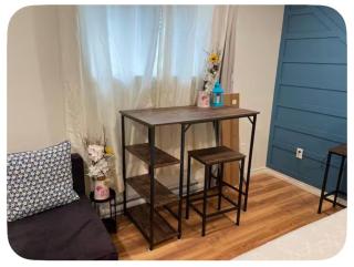 Cozy basement apartment with private patio - 0