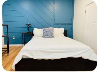Cozy basement apartment with private patio - 5