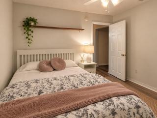 Room for Rent, Navarre FL - 80 per night, 1000 per month - Long term Rentals - 9