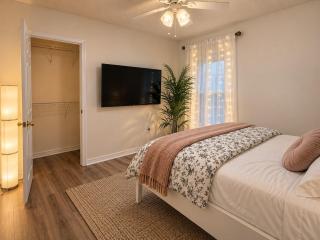 Room for Rent, Navarre FL - 80 per night, 1000 per month - Long term Rentals - 8
