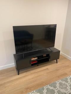 New Entire 1-Bedroom Suite Near YEG Airport - 4