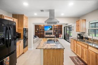 3300 Sqft! Huge Pool *Welcome Large Group - 6