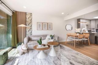 Modern 2BR Queen Anne Condo Walk to Downtown - 3