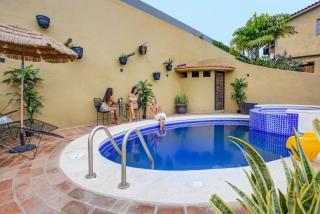 Villa Hoja - Pool & Jacuzz, Walk to Beach, 2 Master Suites - 2