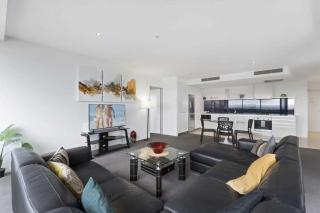 Circle on Cavill Apartments - HR Surfers Paradise - 5