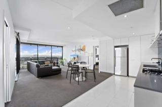 Circle on Cavill Apartments - HR Surfers Paradise - 4
