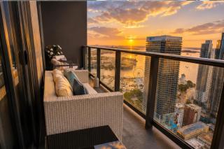 Dreamy 27Th Floor 1 BR w/ Balcony Bay & City View | Pool Gym & Spa - 0