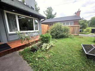 Spacious Toronto Home Near Transit, 3 BR, Sleeps 8 - 5
