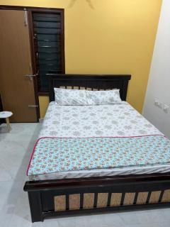 Goldennest Guest House - 7