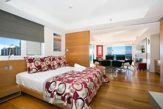 Moroccan Beachfront - HR Surfers Paradise - 5
