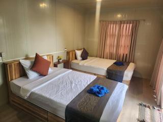 Infinity Beach Bungalows And Restaurant - 4